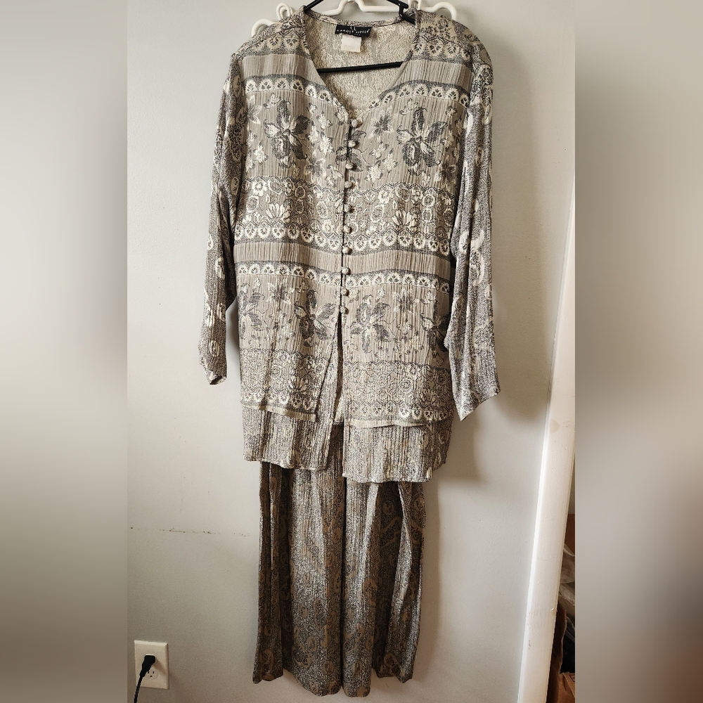 🇺🇸 Carole Little Floral Shimmery Pantsuit Size 16